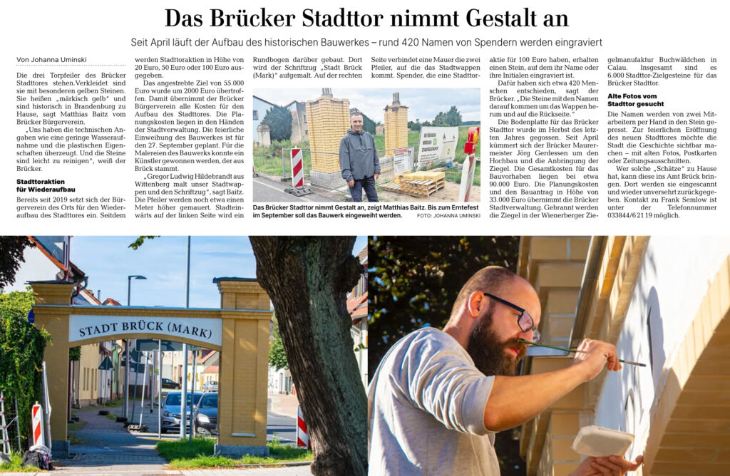 Artikel und zwei Bilder des Arbeitsprozesses am Schriftzug des neuen Brücker Stadttores